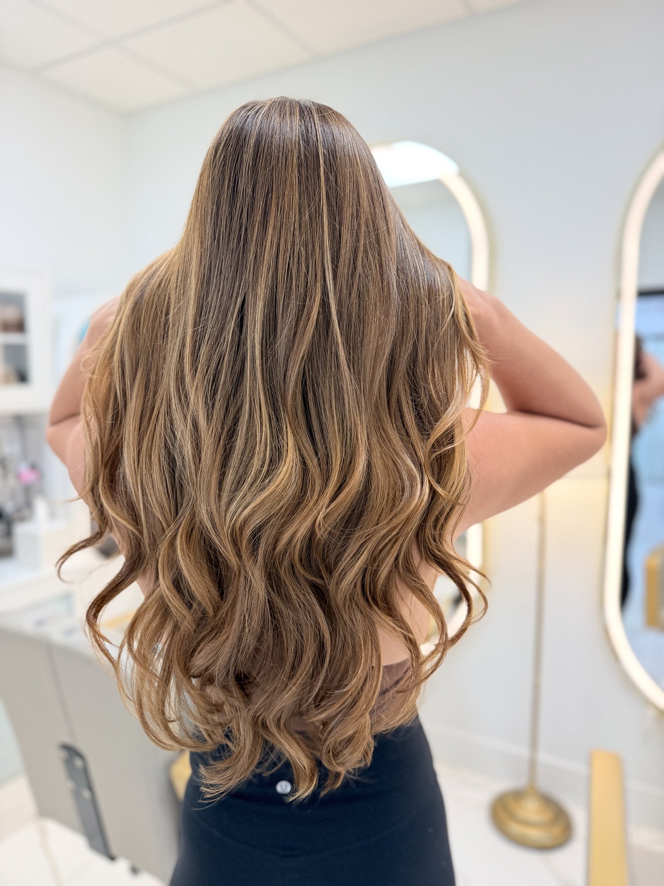 Bronde balayage with dimensional waves