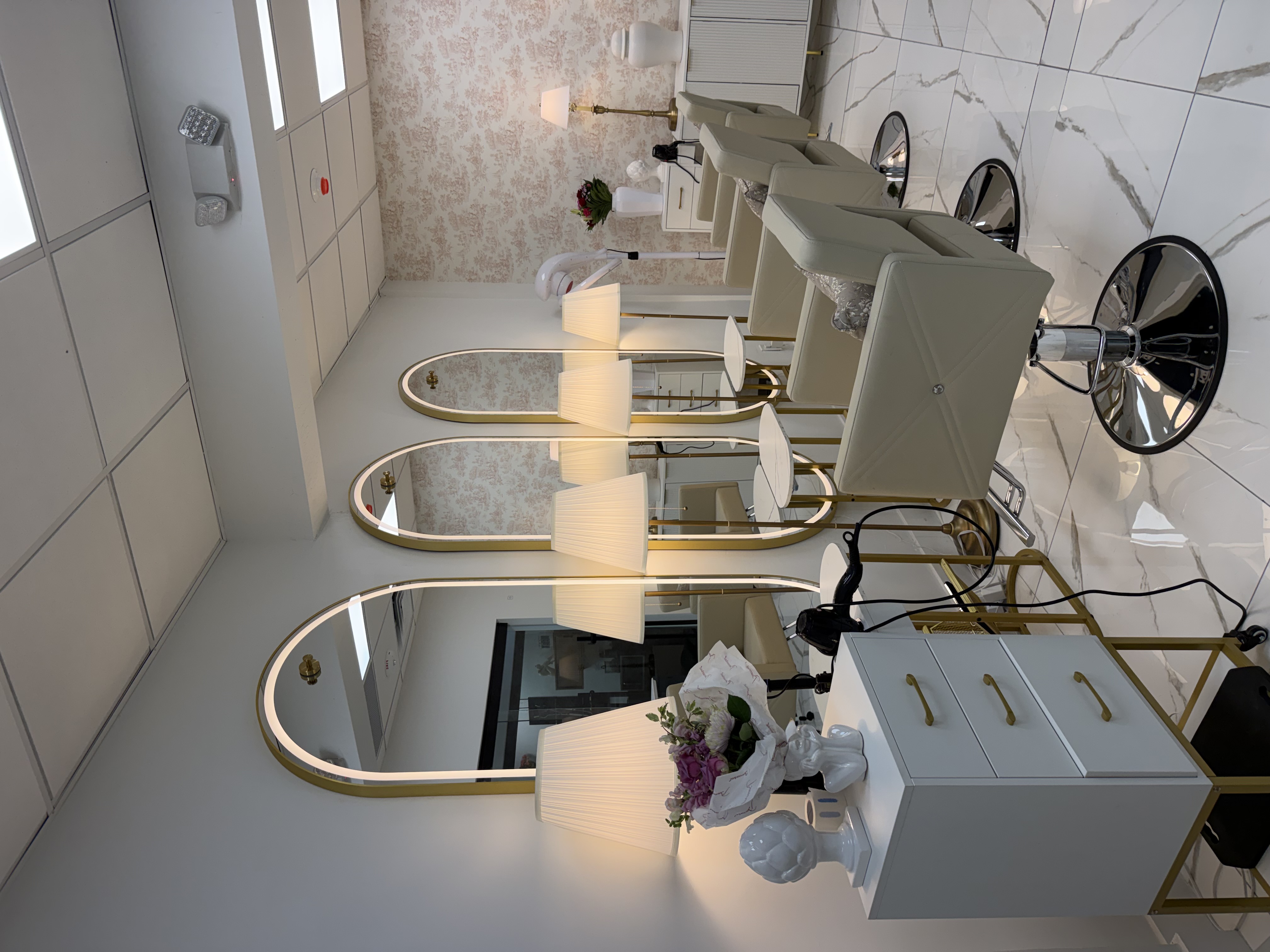 Les Papillon Studio interior